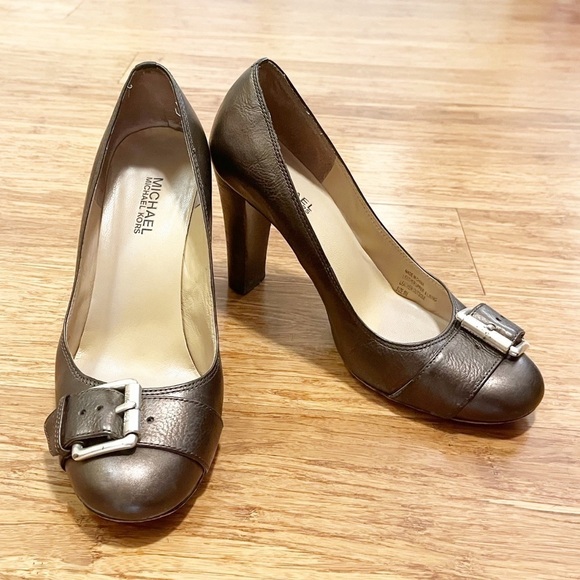 MICHAEL Michael Kors antique gold bronze leather wood stacked heels w/ buckle 8 - Picture 2 of 12